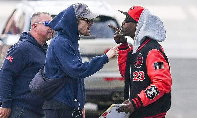 Harry Styles faces heated exchange with autograph seeker in New ...