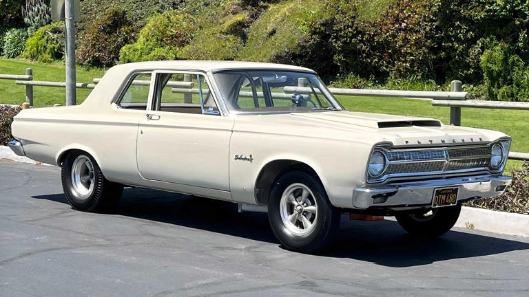 This ultra-rare Mopar made every big-block in Detroit obsolete instantly