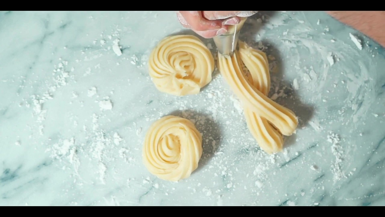 Mexican-style churros with a simple pâte à choux dough