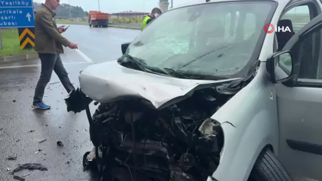 Rize Pazar'da Karayolları kamyonuyla çarpışan araçtaki baba ve kızı ...