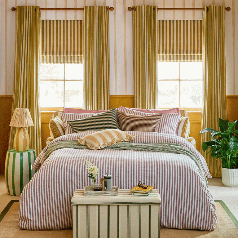 'Curtain-stacking' is the simple trick experts recommend for making a ...