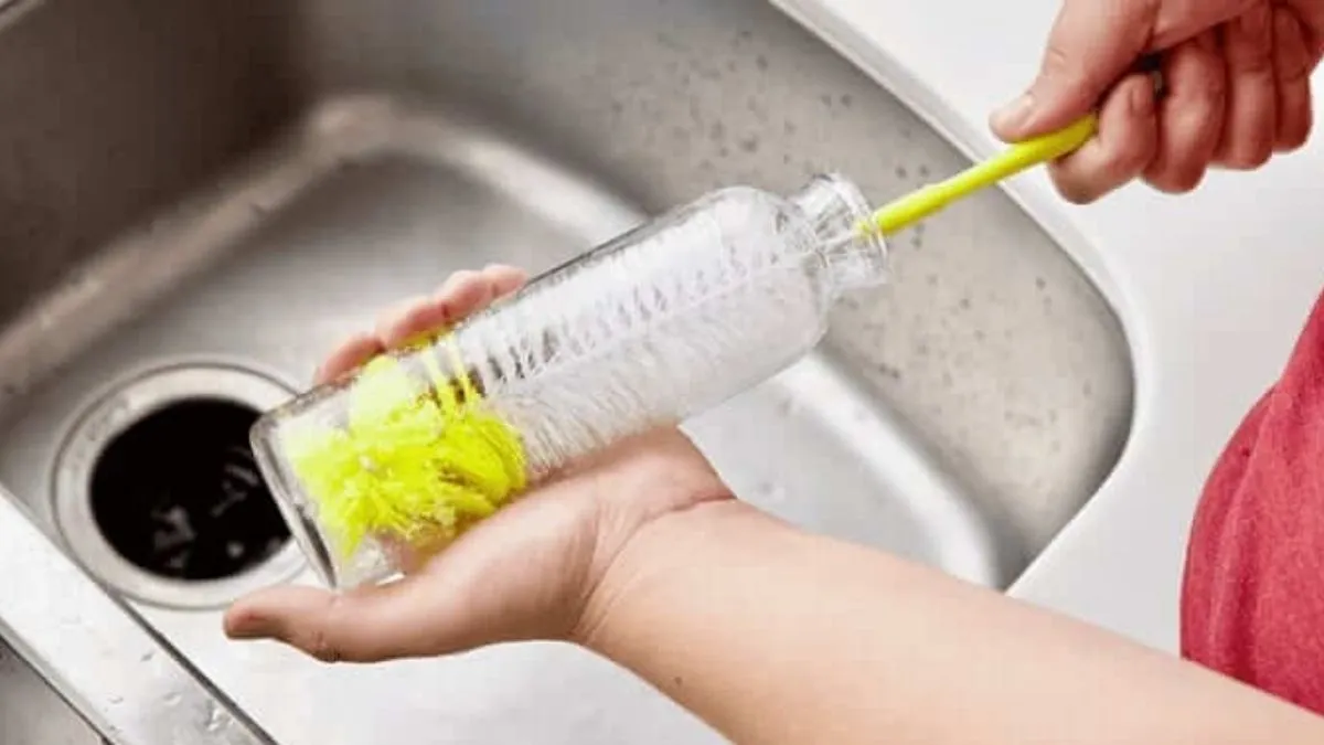How often should you clean your reusable water bottle to prevent germ ...