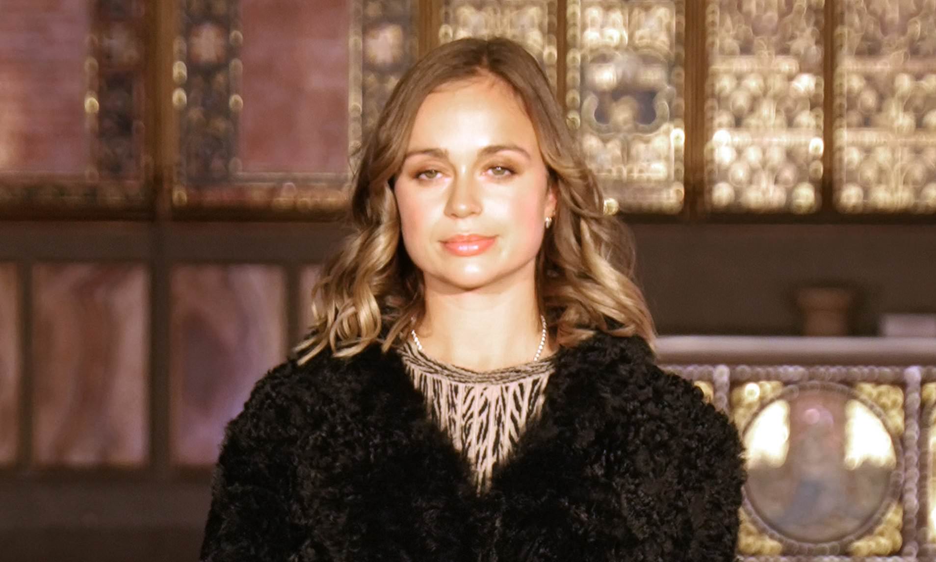 Royal on the runway! Lady Amelia Windsor, 31, struts the catwalk in ...