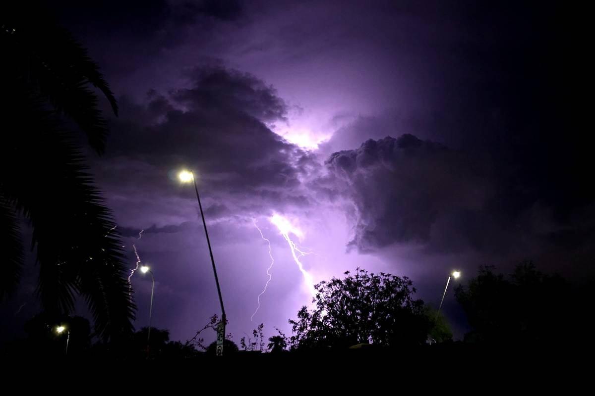 Violent Arizona storms bring possible tornado, toppled trees and golf ...