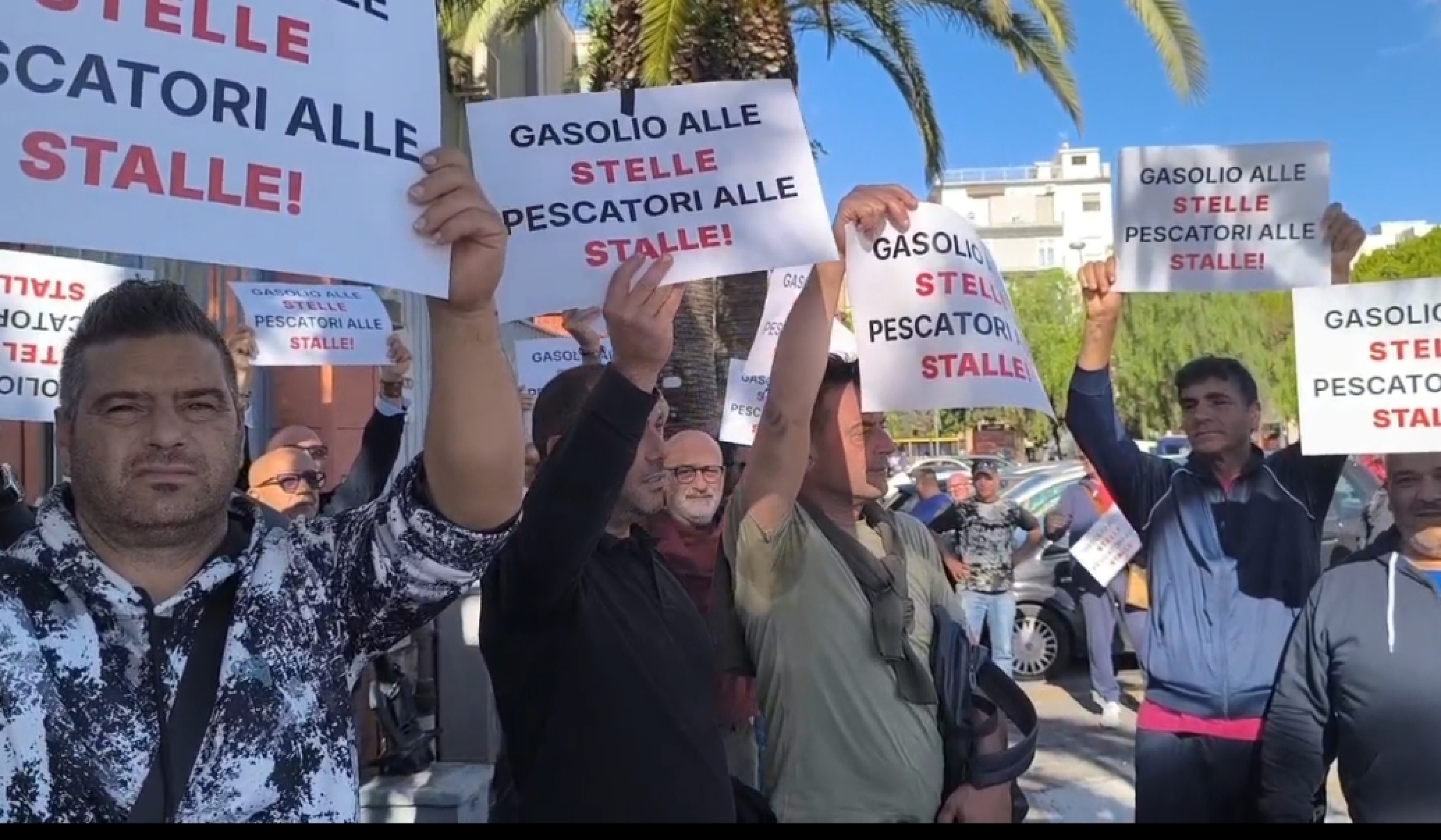 Fuel protest spreads to fishing sector, vessels remain docked in many ...