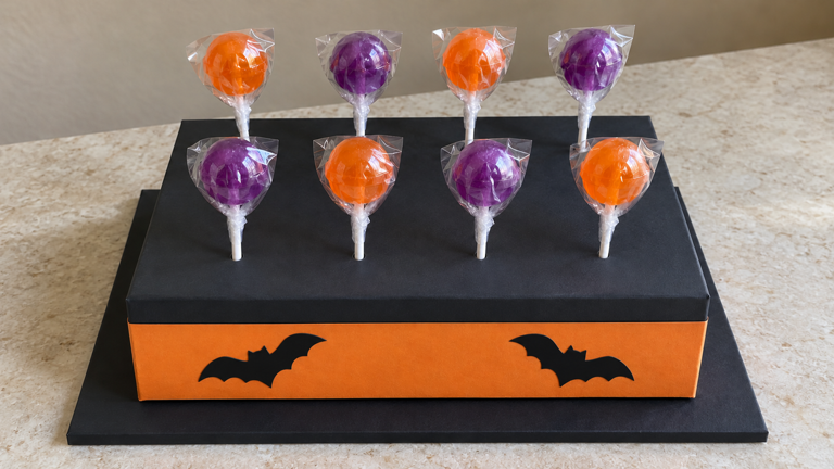 How to make a lollipop stand using a cardboard box