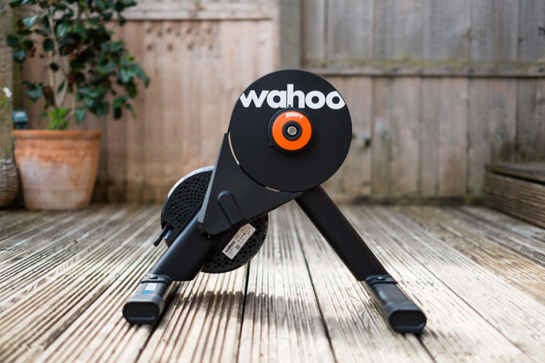 Rollers, indoor bike, turbo or smart trainer? Which indoor cycling ...