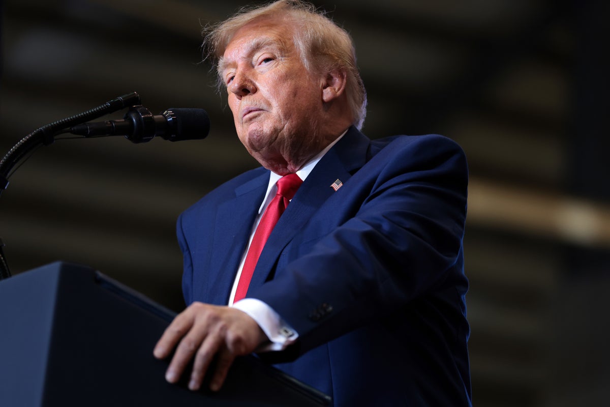 Trump’s missteps at rally raise new questions about his health