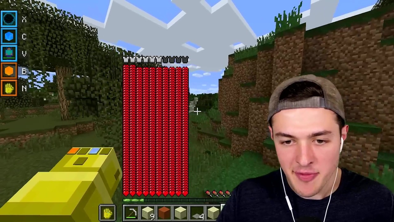 BeckBroJack adds infinity stones to the infinity gauntlet in Minecraft
