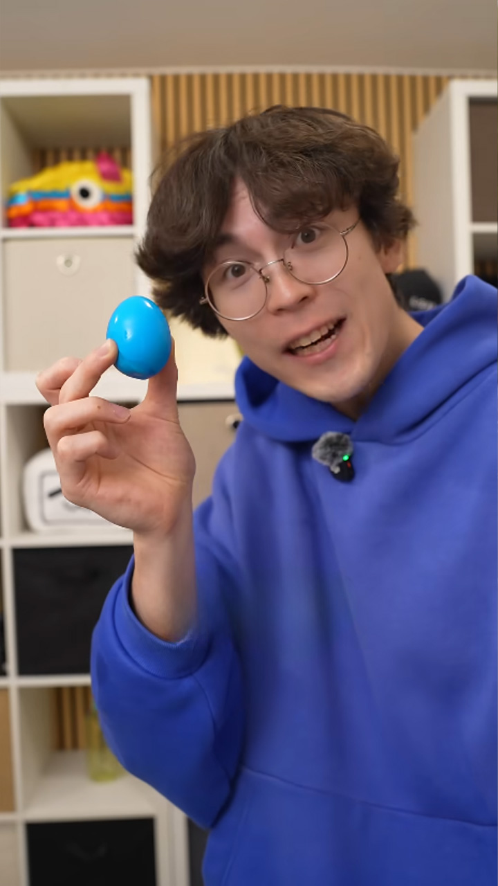 Trying to boil eggs in blue Powerade after following online advice