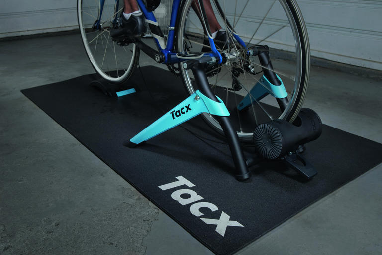 Rollers, indoor bike, turbo or smart trainer? Which indoor cycling ...
