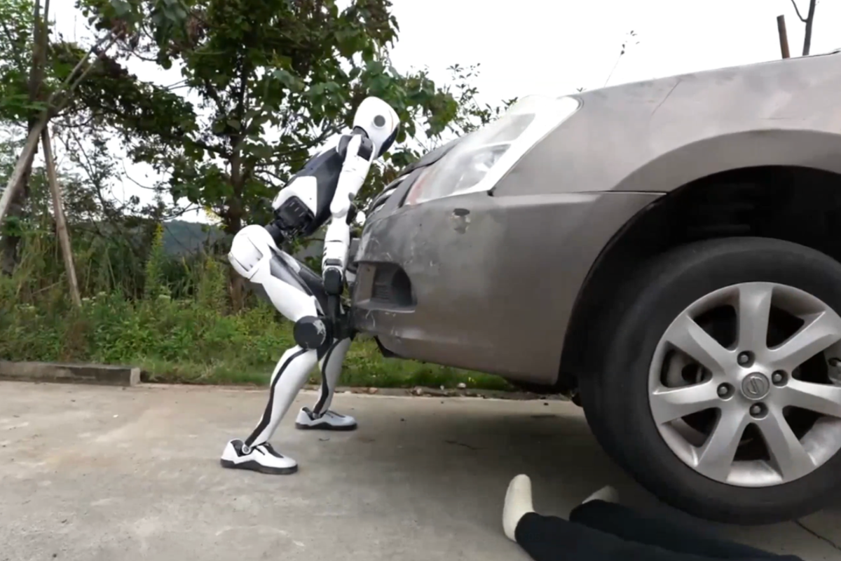 Robotics firm unveils personal bodyguard droid with extreme strength