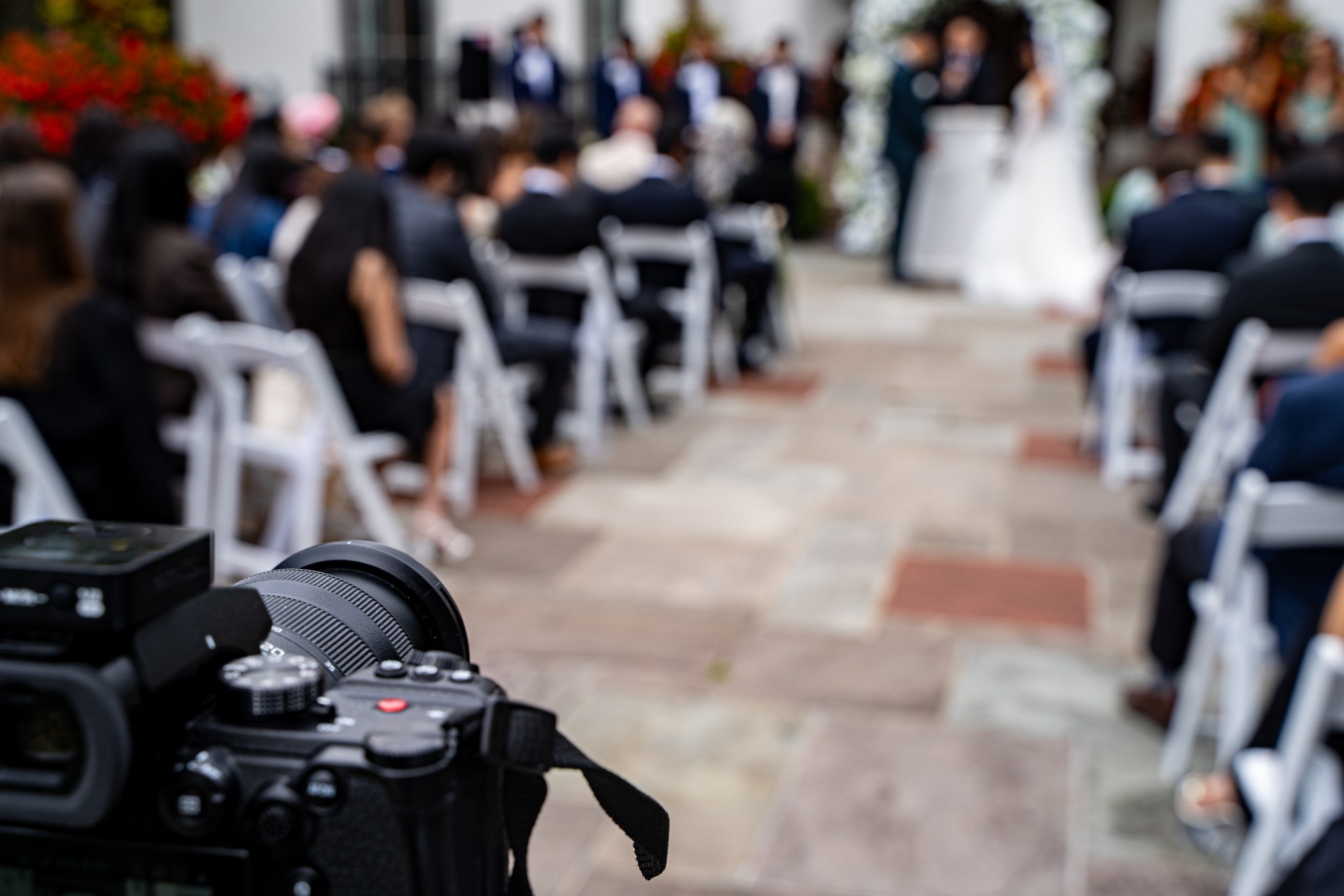 Bride learns what sister did with wedding photographer behind her back