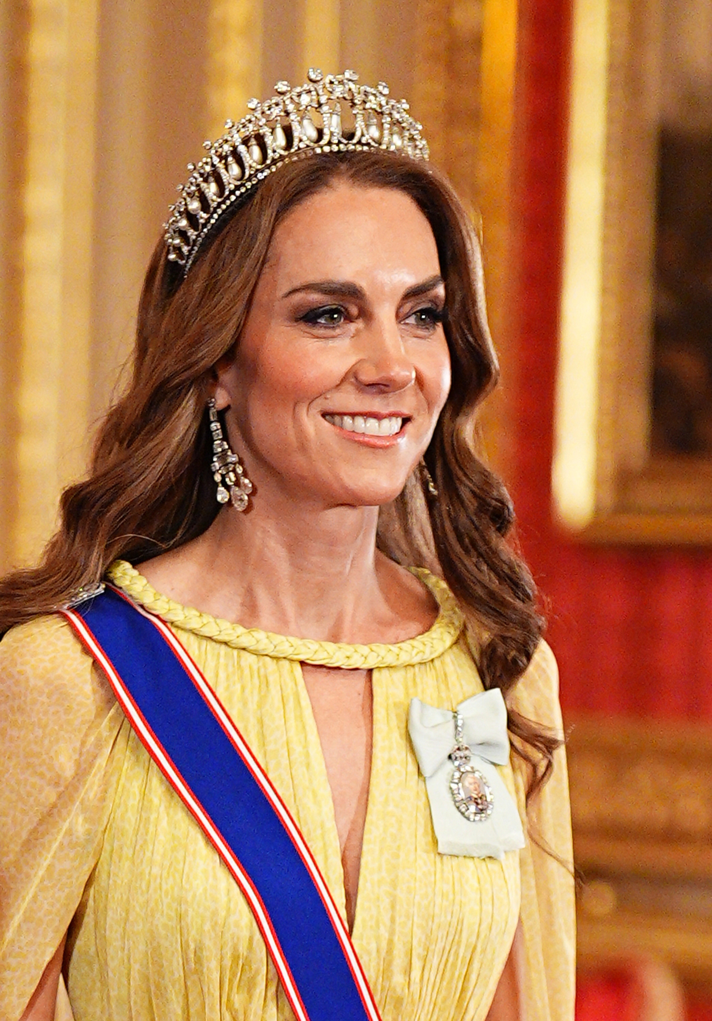 Princess Kate's lemon-yellow Elie Saab gown comes with a meaningful ...