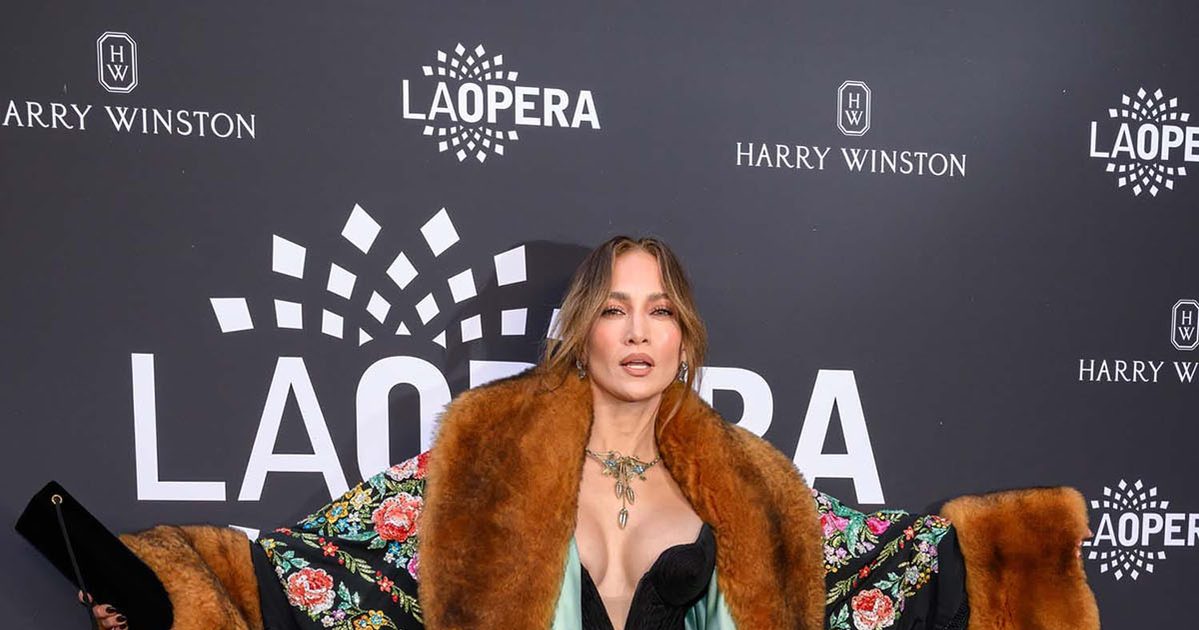 Jennifer Lopez channels her inner Norma Desmond at the LA Opera