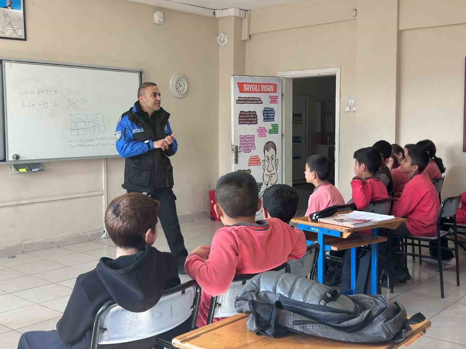 Kars’ta öğrencilere temel güvenlik ve güvenli internet eğitimi