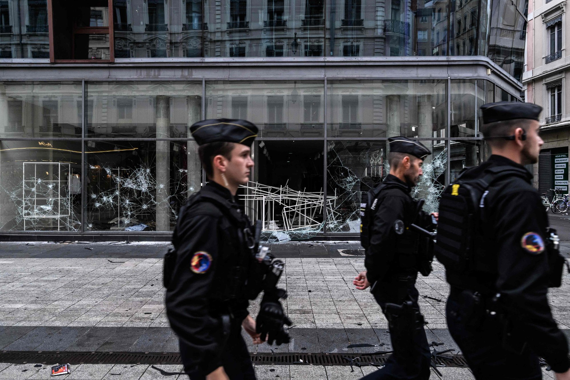 Frankrikes tredje største by Lyon forbyr «alle protester» lørdag
