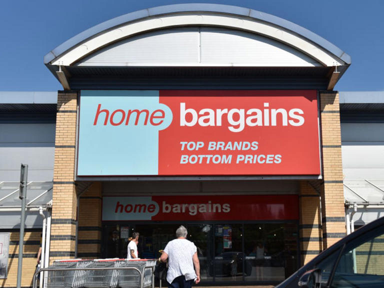 Home Bargains £3 two-pack item reduces car windscreen condensation