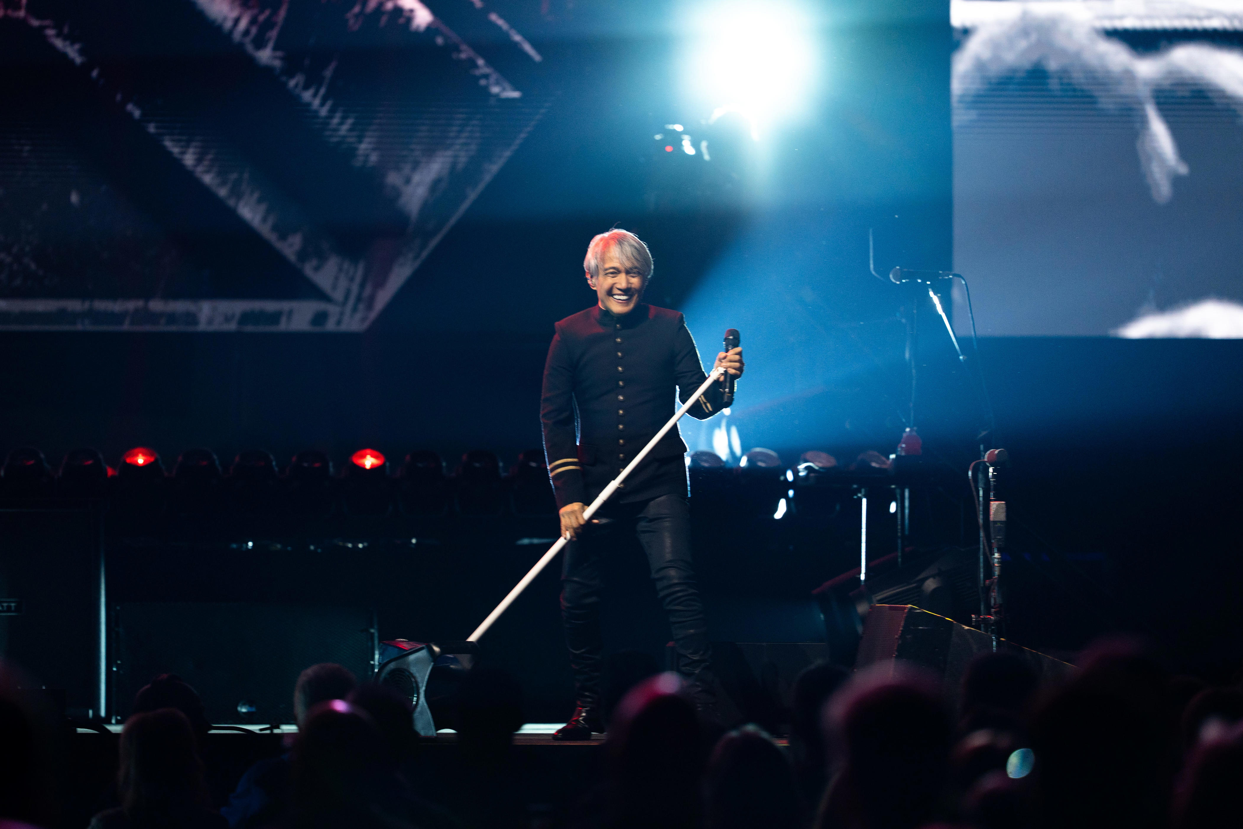 Journey's 'Final Frontier Tour' delivers epic goodbye