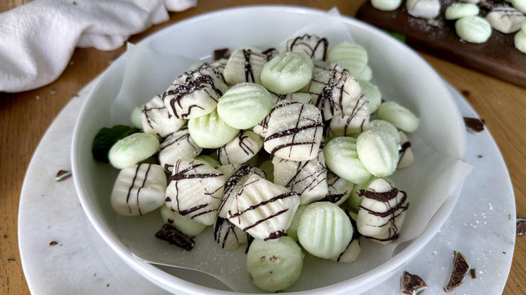 Butter, Cream Cheese, And Confectioner's Sugar All Mix Together For An ...