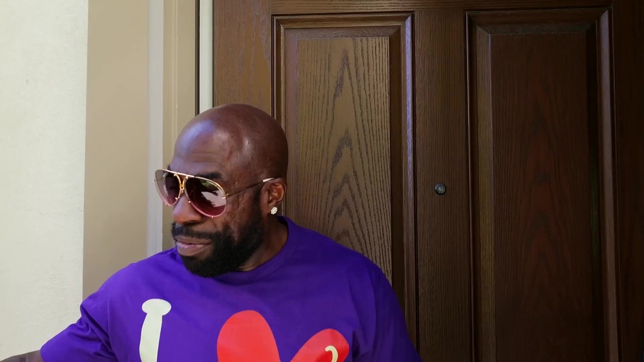 Kali Muscle cooks watermelon with ChefRush on day 10 (part 1)