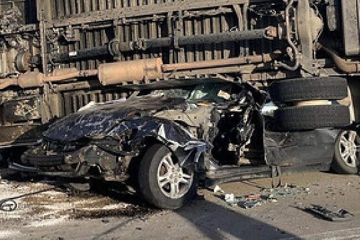 Box truck crosses median, slams head-on into car, then hits another ...