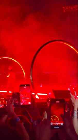 The Weeknd delivers powerful performances of his iconic songs