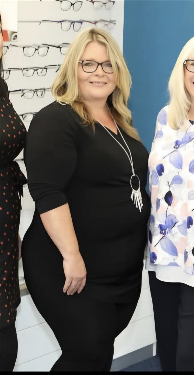 Lisa is a knockout after losing 10st 1lb and meeting boxing legend
