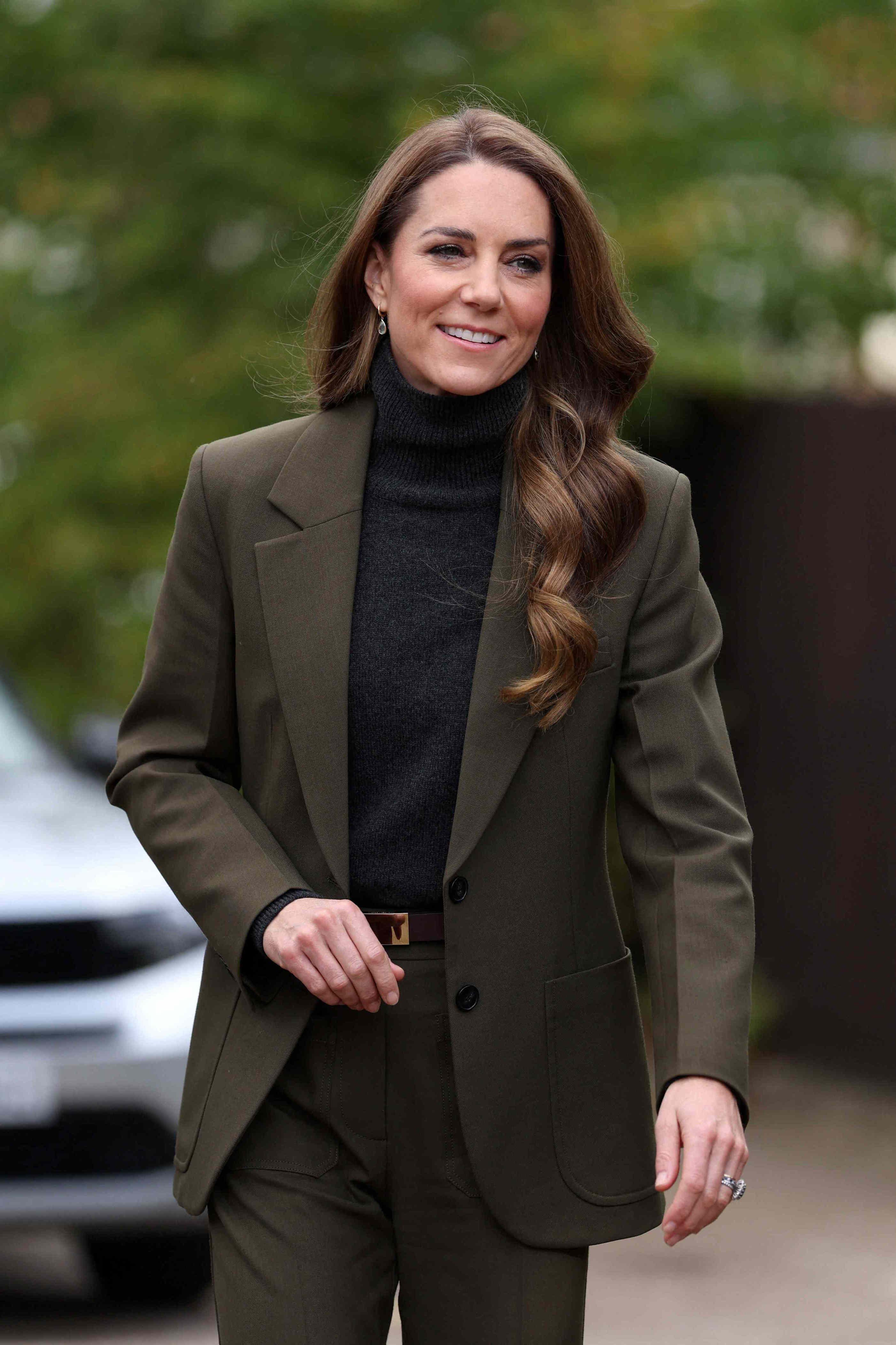 Kate Middleton swaps her $135 million tiara for an unexpected accessory ...