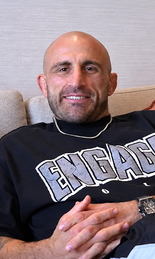 Alexander Volkanovski takes 20 random questions