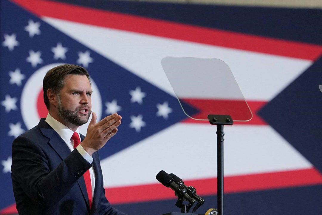 JD Vance mocks heckler's hair at Ohio rally as protester removes MAGA ...
