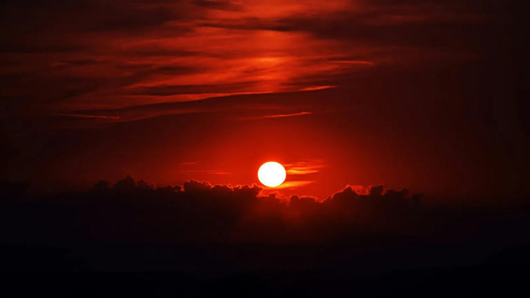 12 common weather sayings compared against meteorological data