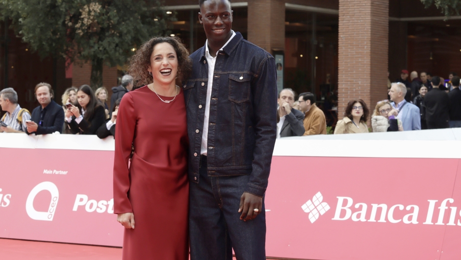 Federica Brignone e il fidanzato James Mbaye, innamorati alla festa del ...