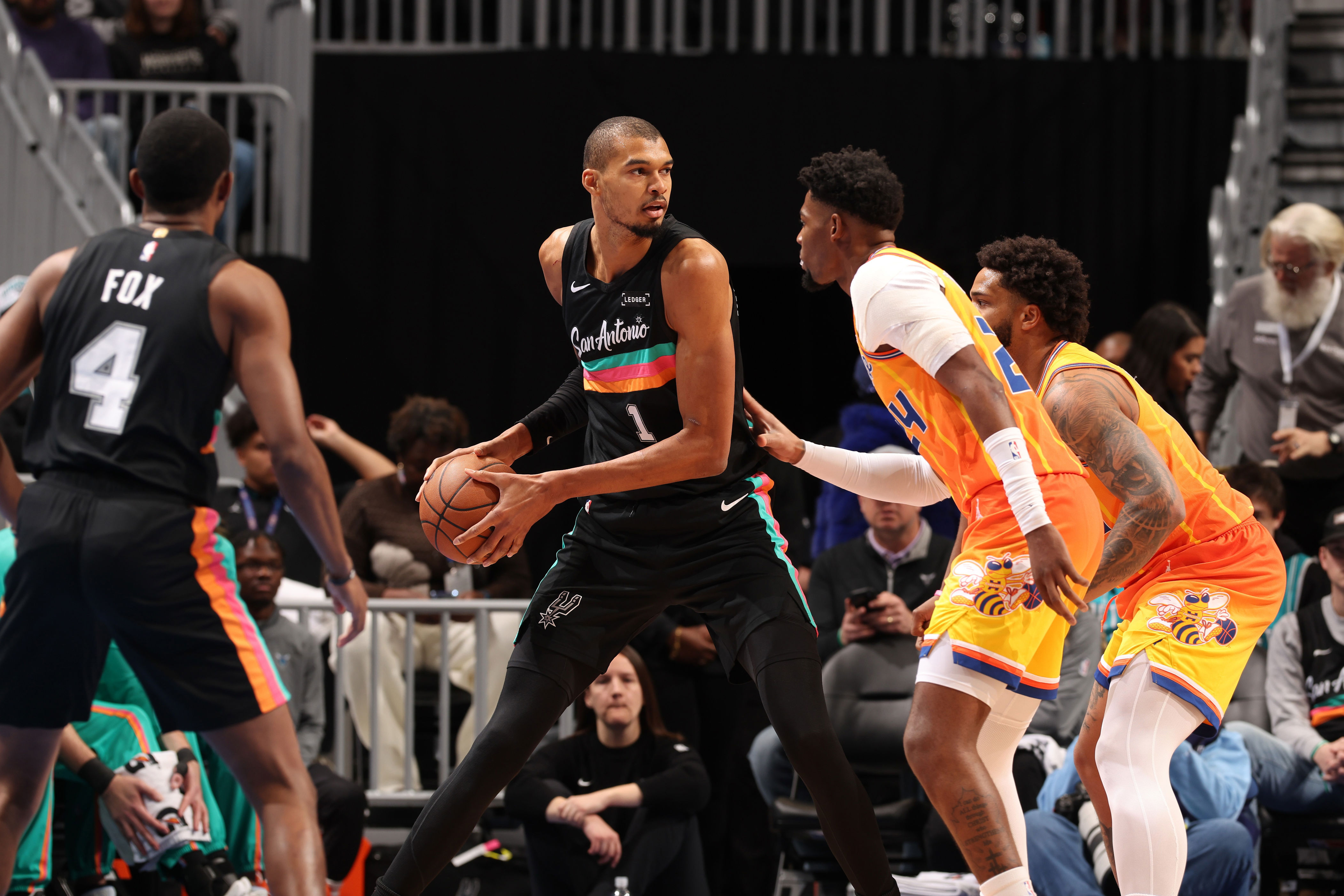 Clothes call: See the Spurs’ uniform schedule