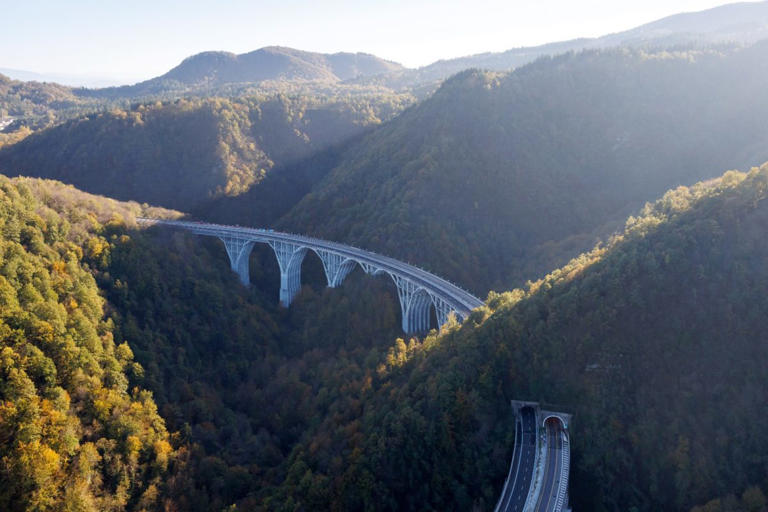 Sondaggio Swg, autostrade protagoniste della storia del Paese