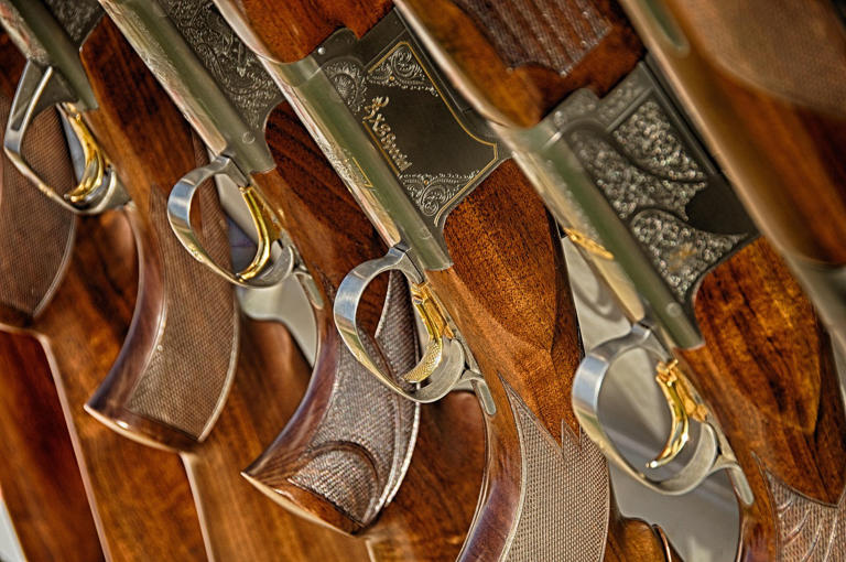 Why some rifle barrels are designed to get thicker toward the muzzle