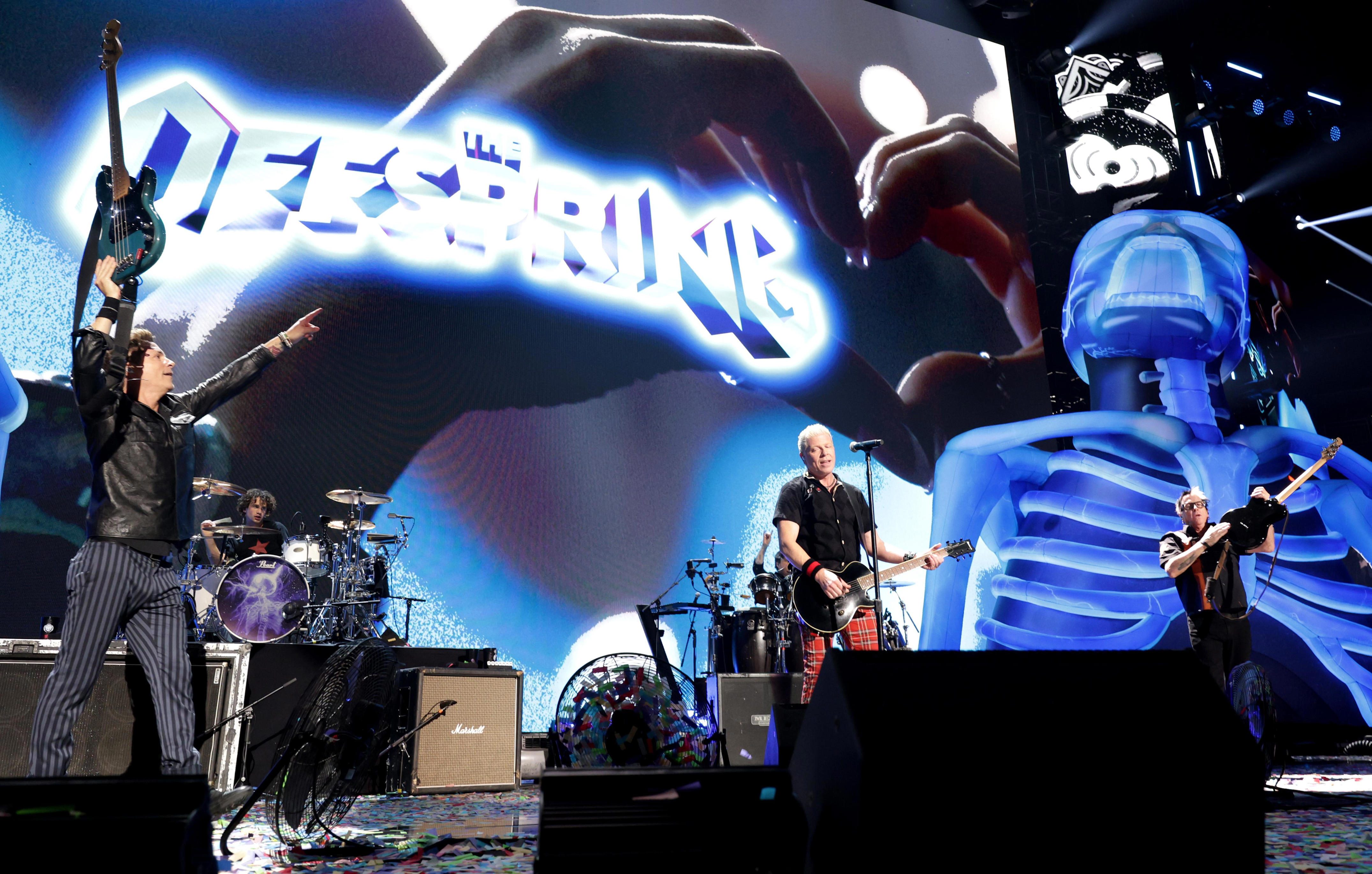 The Offspring's Kevin 'Noodles' Wasserman steps away from stage due to ...