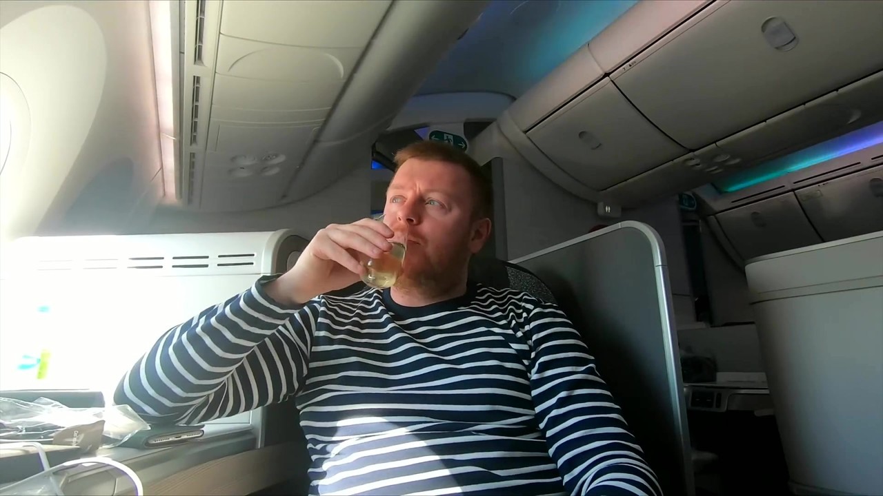 Paul Lucas flies Air Canada's 787-9 business class from Frankfurt