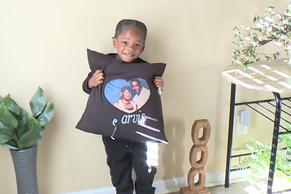 Toddler uses iPad to help save grandmother’s life in Tennessee