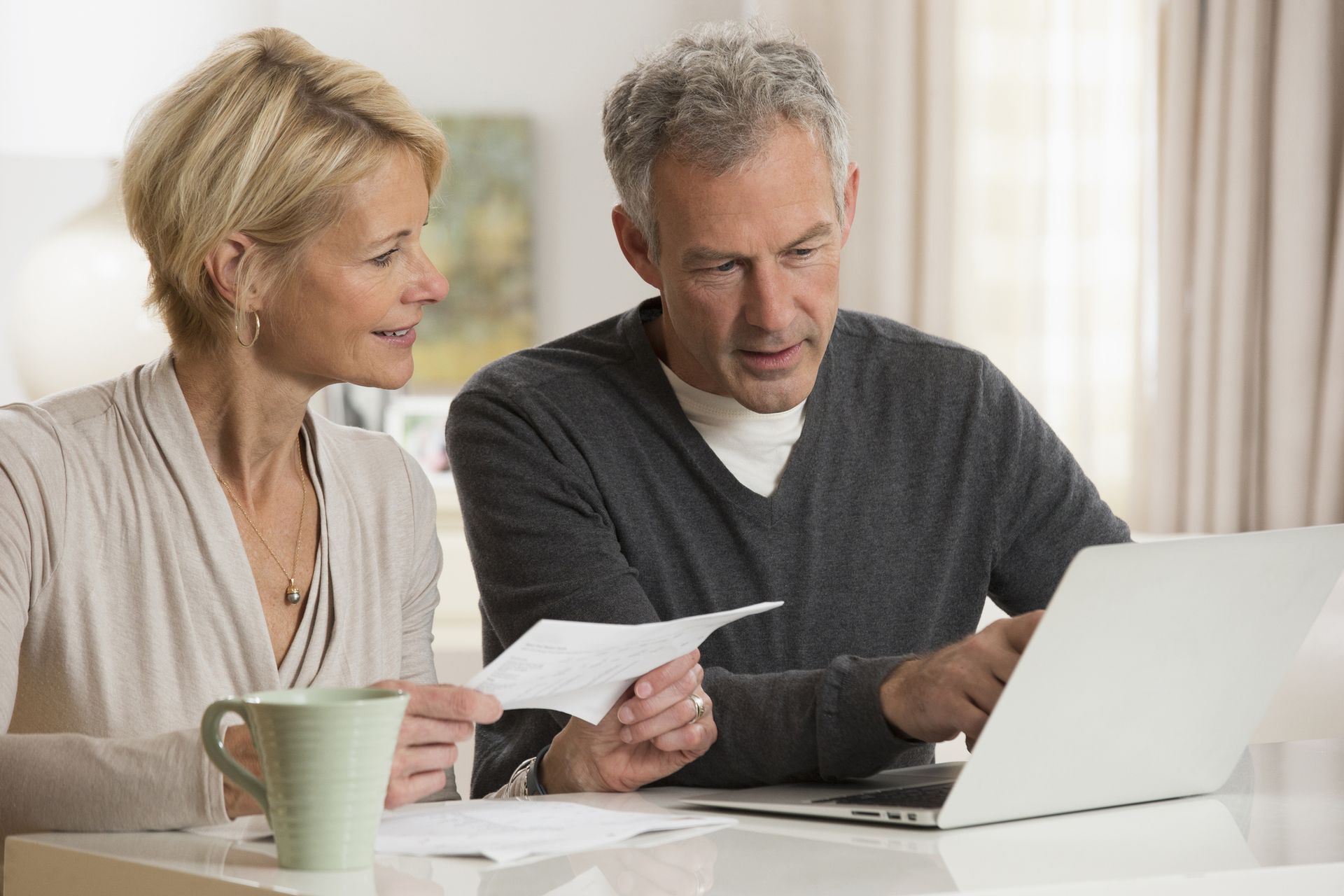 Guaranteed retirement income or market withdrawals? 3 questions to ask