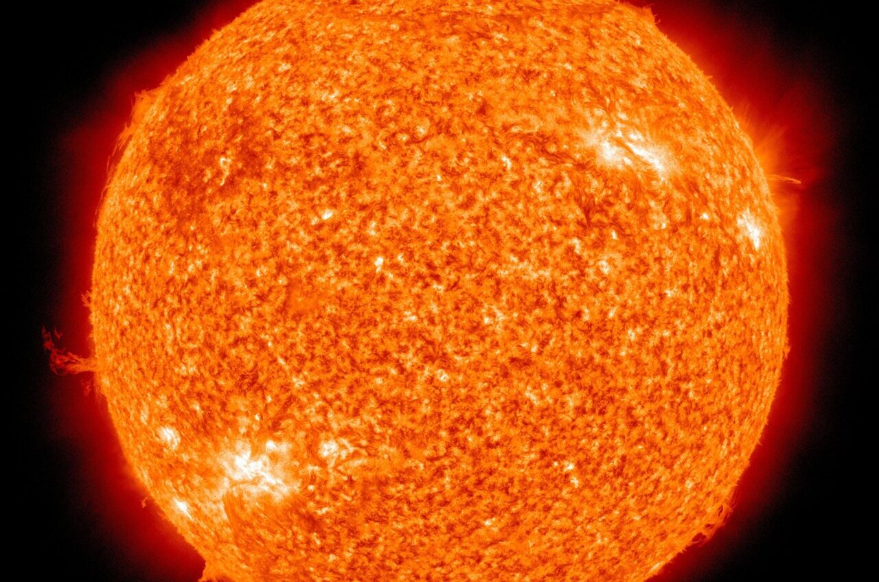 Curtain-like plasma structures explain solar jets' apparent spinning in ...
