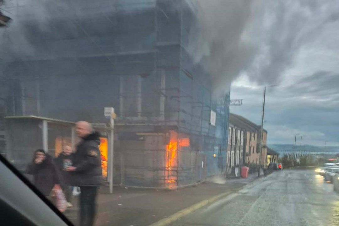 'Suspicious' fire ravages four-storey building in Dundee as cops launch ...