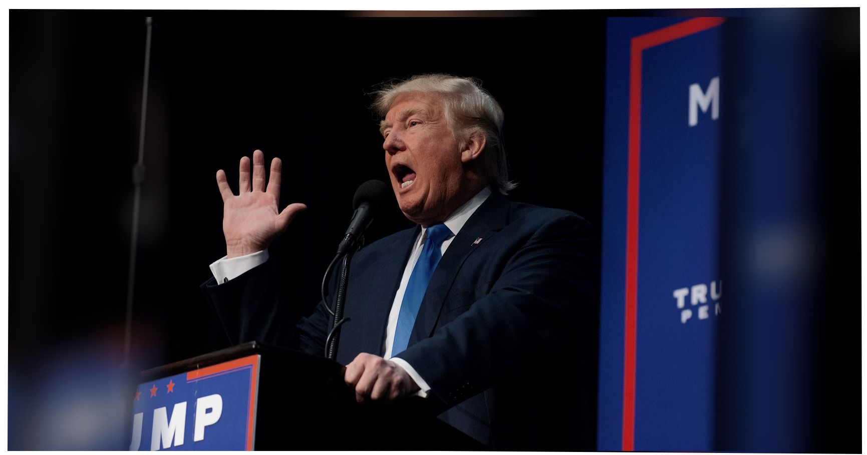 Trump’s 250-foot arch could start construction days after the midterms