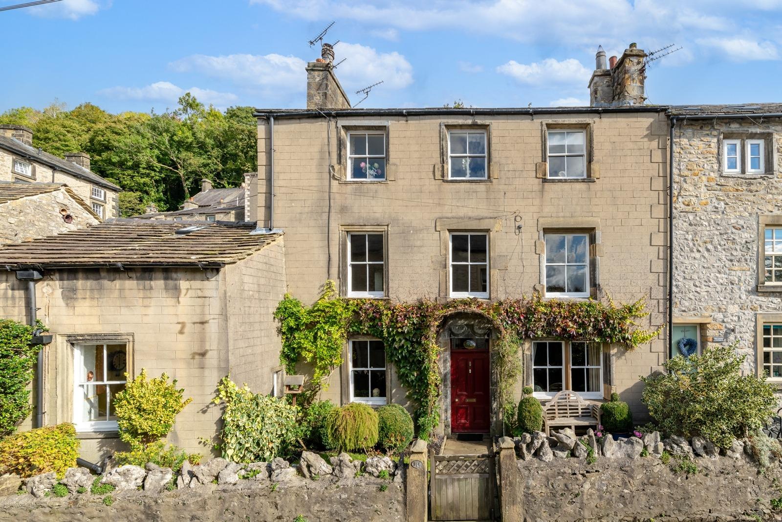 Historic Settle home dating back to 1664 on sale for first time in more ...