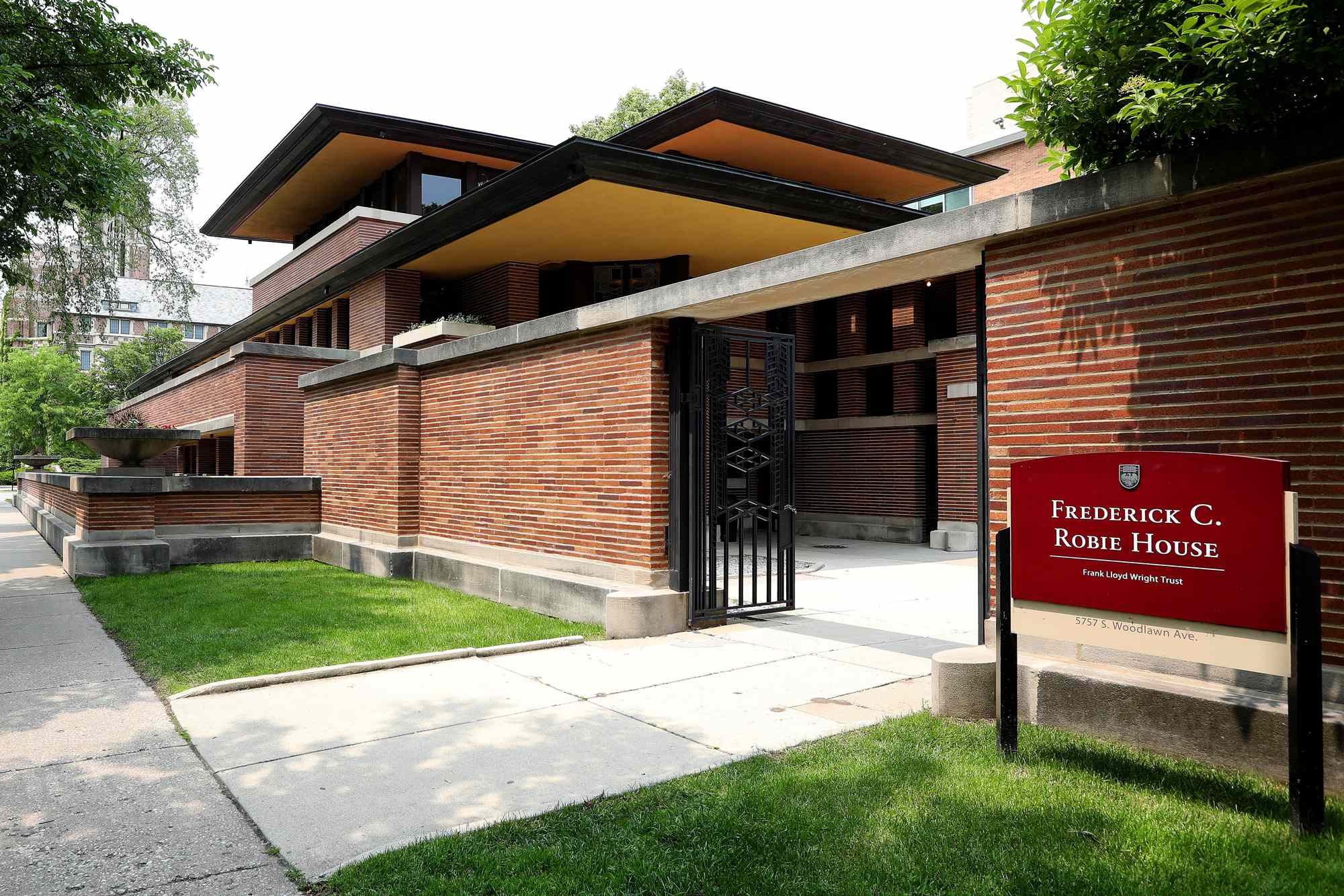 A 1906 Chicago home survived years as a rowdy frat house. Now it’s a ...