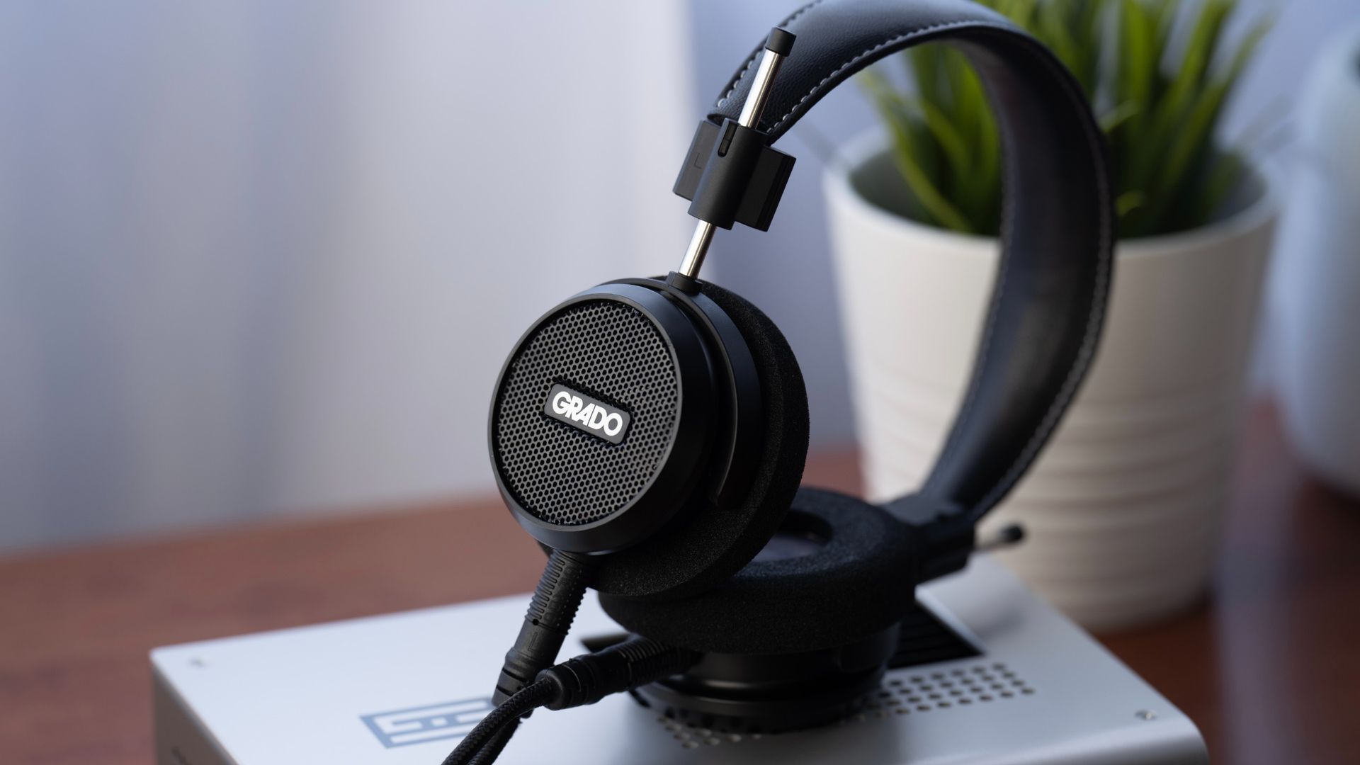 Grado’s new Signature Line headphones promise a full-bodied ...
