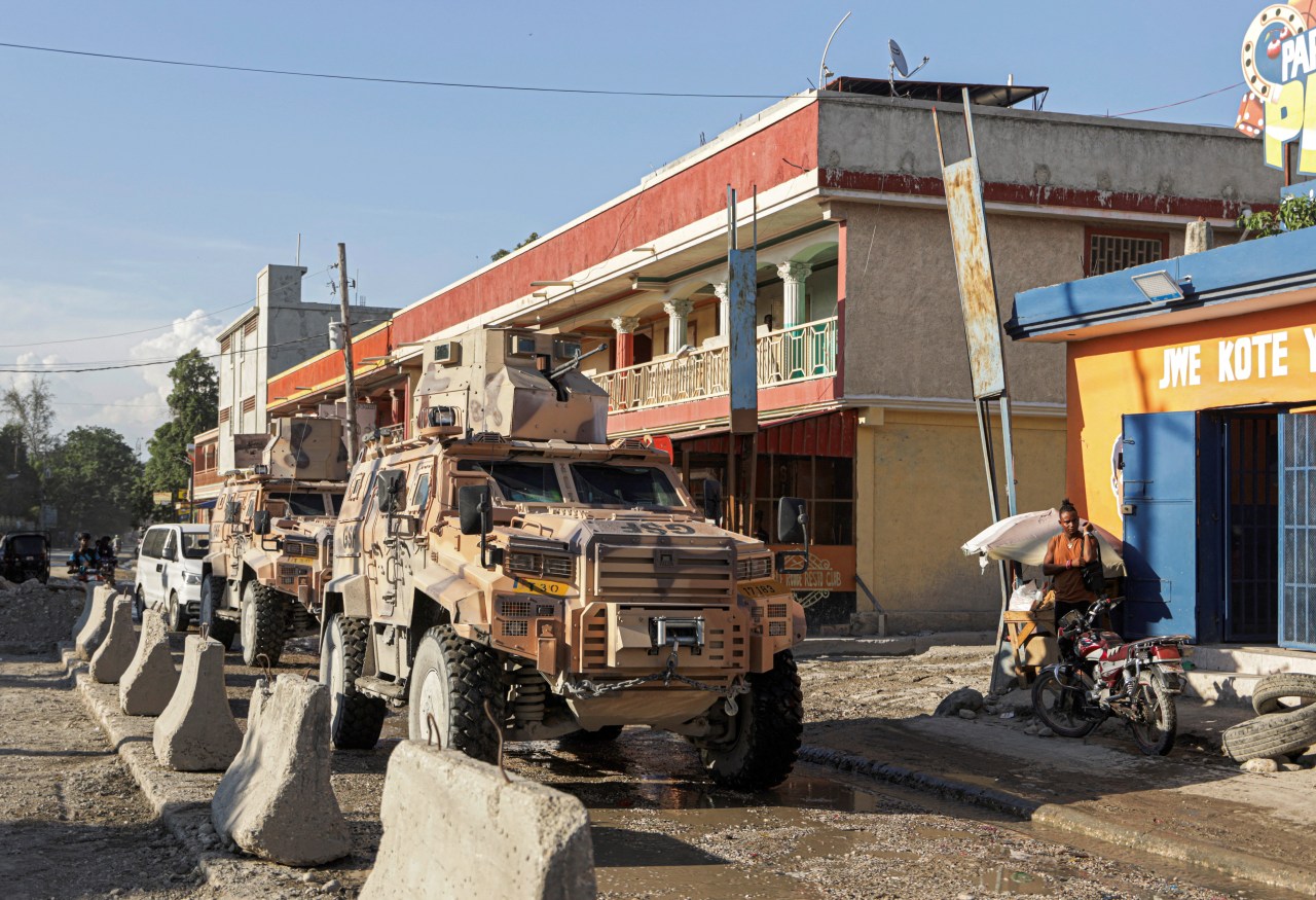 El Salvador sends troops to Haiti to rescue military personnel after gang ambush
