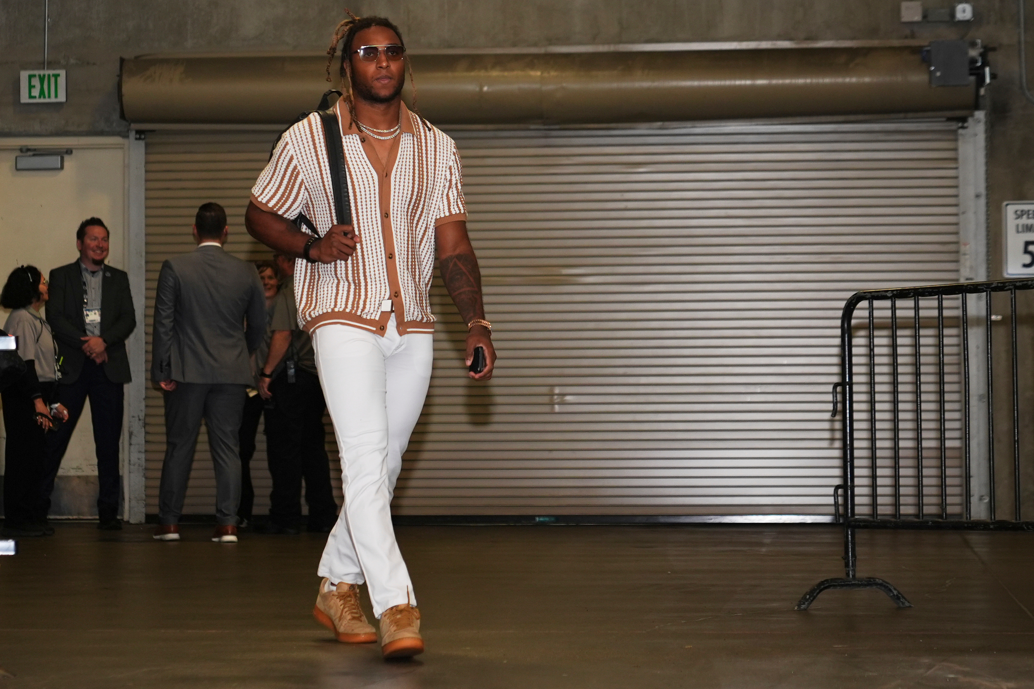 Fashion forward: Eyes on tunnel 'fits' when Saints and Steelers dress ...