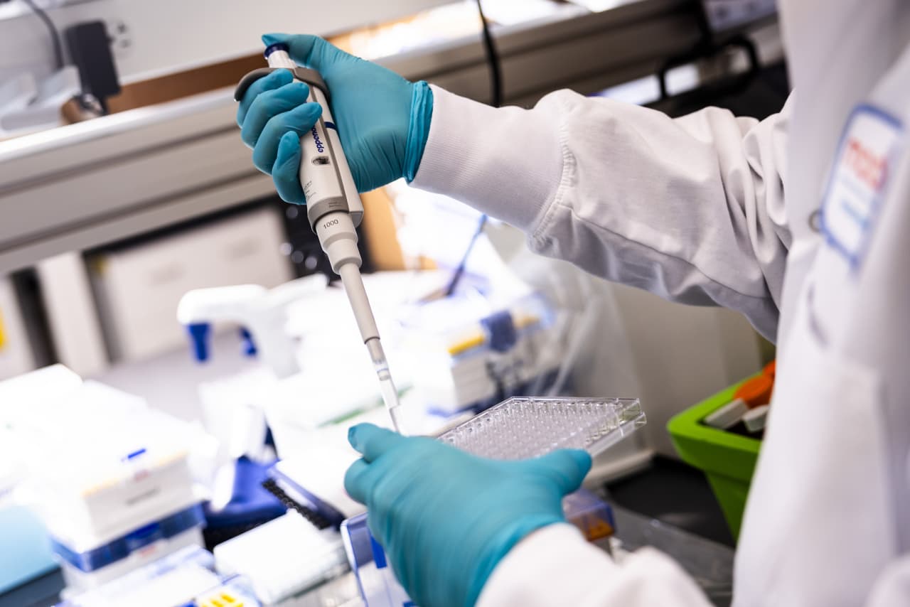 Moderna stock plummets 18% after cancer-vaccine data leak