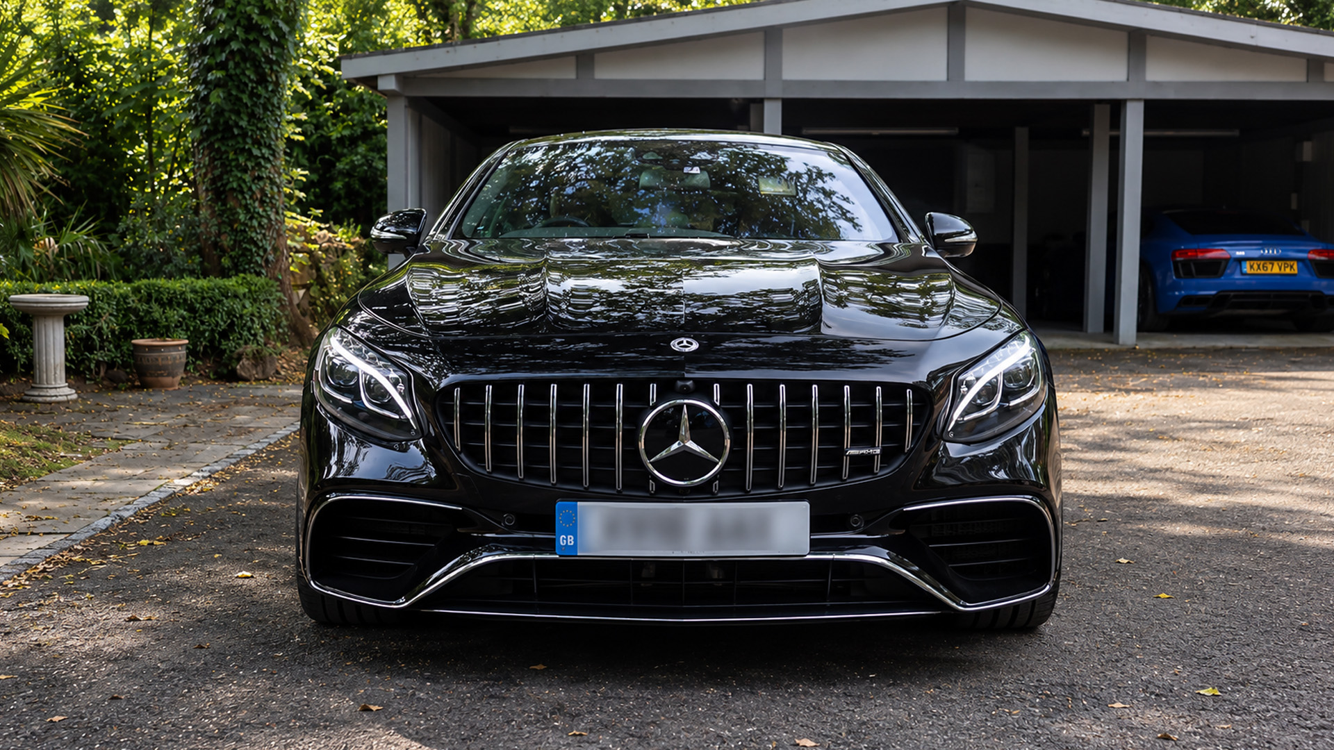 The Mercedes SL returns with a surprising new design